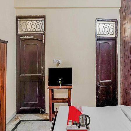 Hotel Oyo Flagship 70209 Alpha One Greater Noida Esterno foto