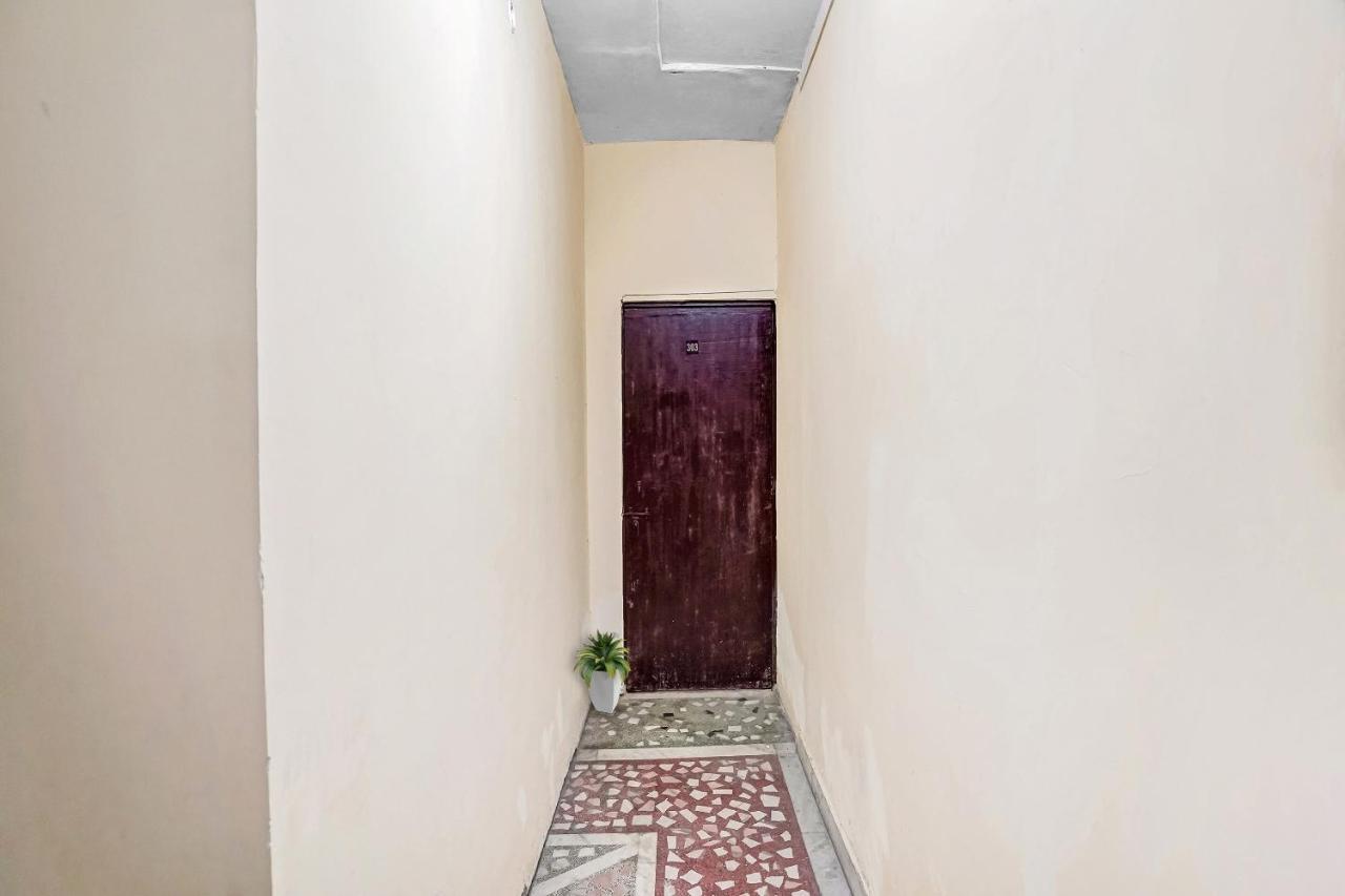 Hotel Oyo Flagship 70209 Alpha One Greater Noida Esterno foto