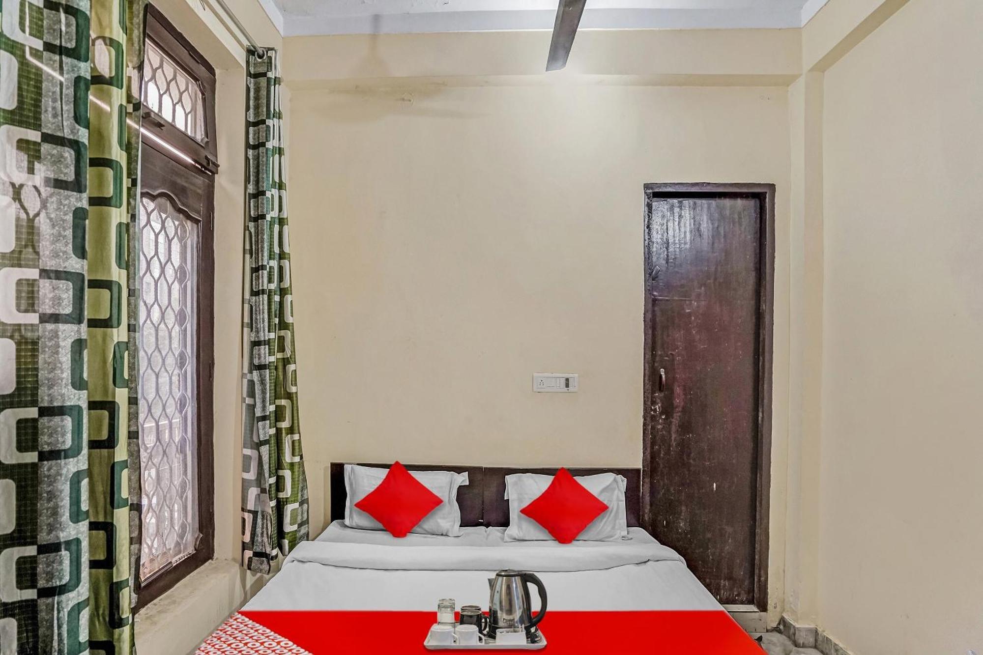 Hotel Oyo Flagship 70209 Alpha One Greater Noida Esterno foto