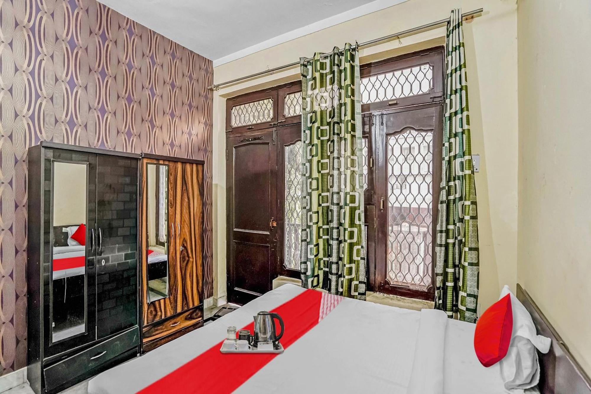 Hotel Oyo Flagship 70209 Alpha One Greater Noida Esterno foto