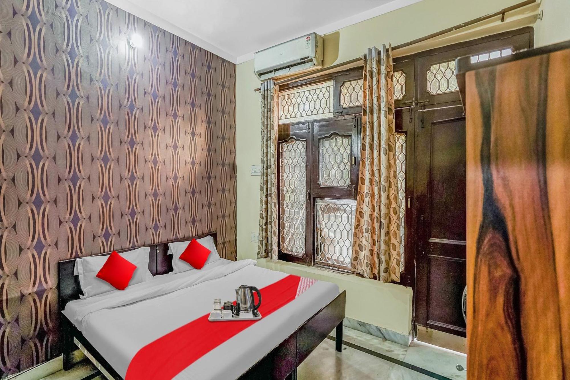 Hotel Oyo Flagship 70209 Alpha One Greater Noida Esterno foto