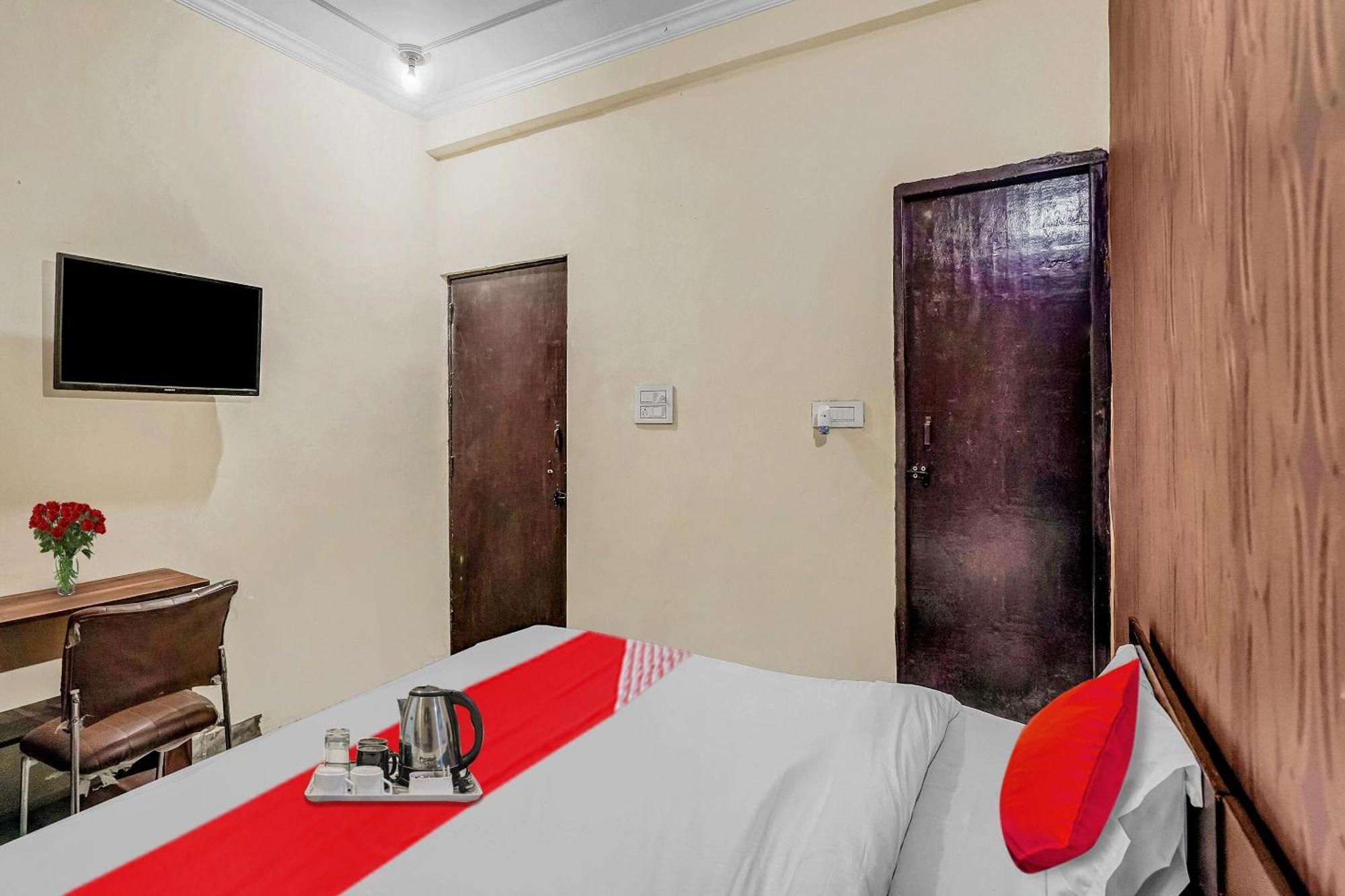 Hotel Oyo Flagship 70209 Alpha One Greater Noida Esterno foto