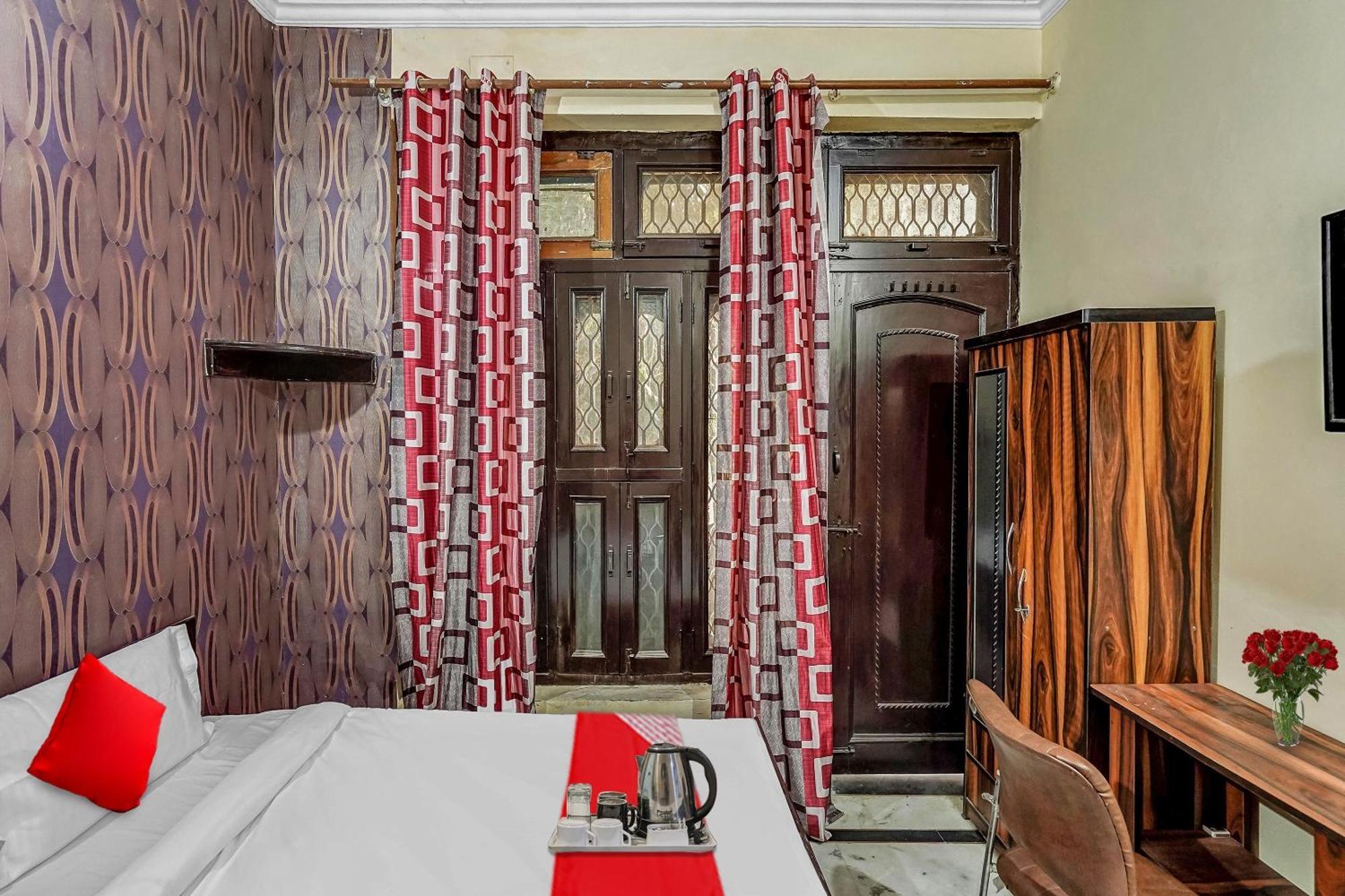 Hotel Oyo Flagship 70209 Alpha One Greater Noida Esterno foto