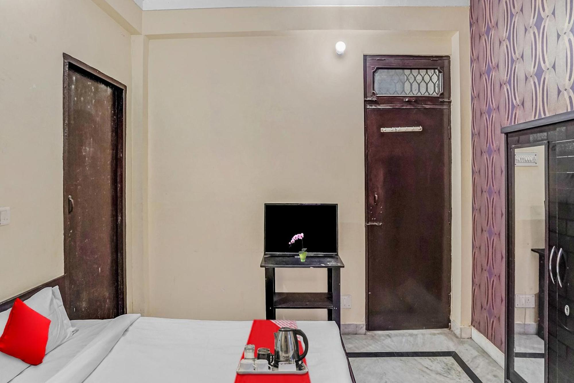 Hotel Oyo Flagship 70209 Alpha One Greater Noida Esterno foto